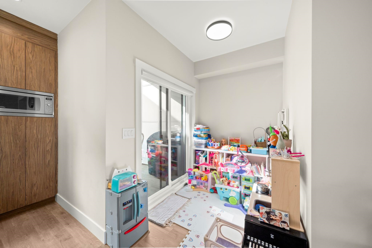 Outdoor Deck Photo of 33 1639 162 Street, Surrey, BC