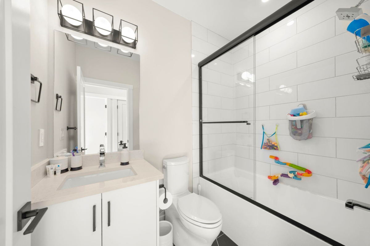 Walk-In Closet Photo of 33 1639 162 Street, Surrey, BC