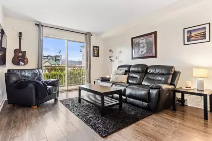 207 7435 Shaw Avenue, Chilliwack, BC, Garrison Crossing — 2 bed apartment/condo for sale