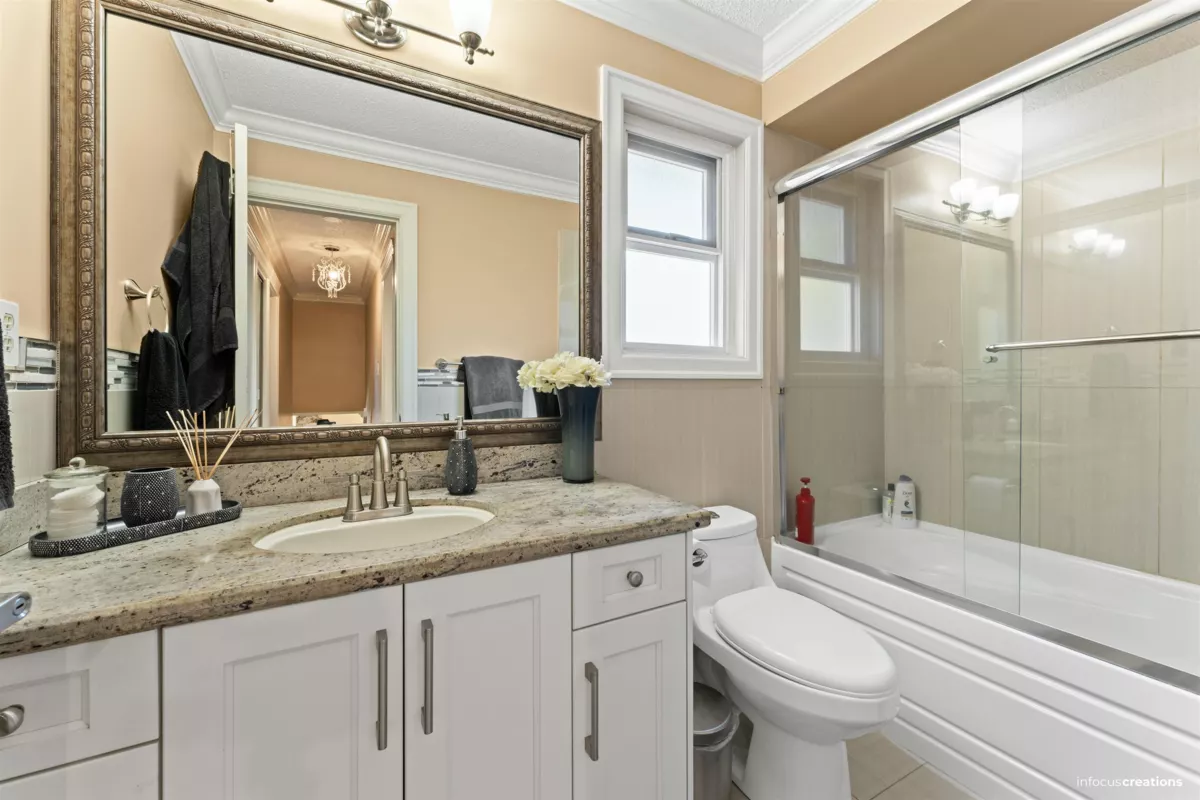 Basement Recreation Room Photo of 15796 95a Avenue, Surrey, BC