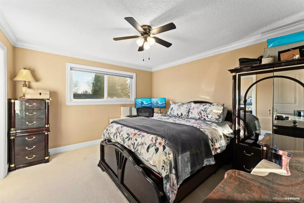 Laundry Room Photo of 15796 95a Avenue, Surrey, BC