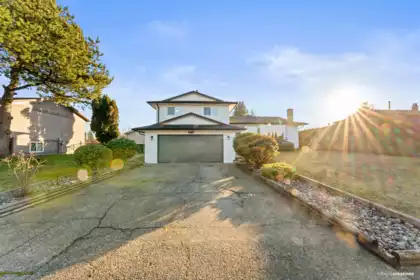 Front exterior of 15796 95a Avenue, Surrey, BC