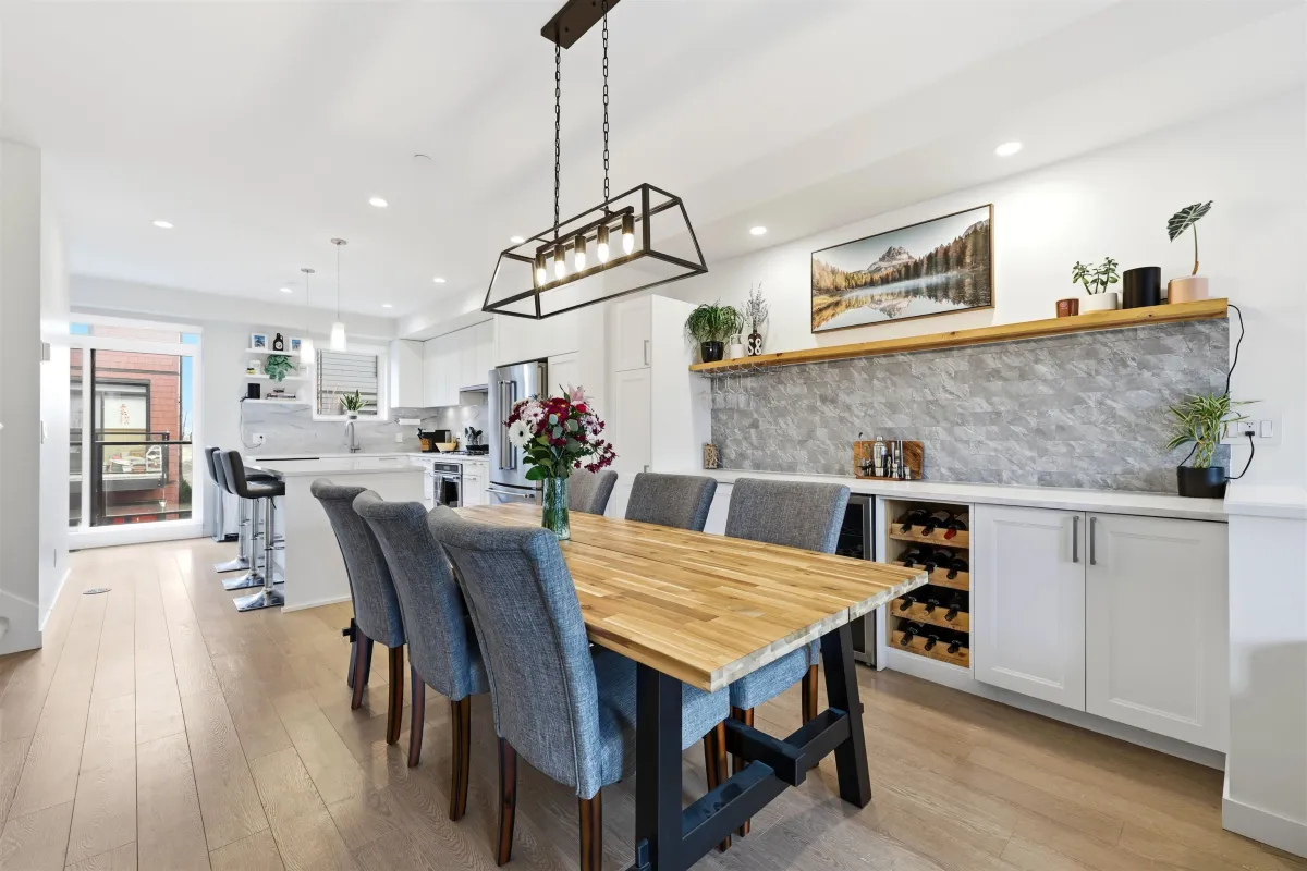 Dining Area Photo of 150 4738 Hemlock Way, Tsawwassen, BC