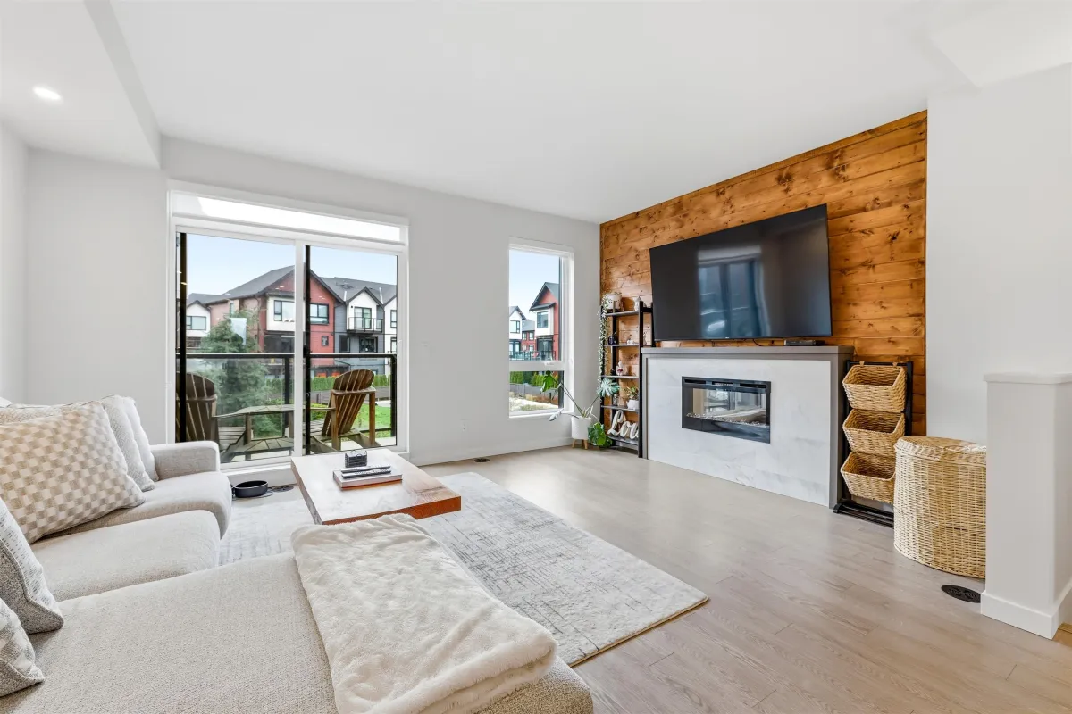 Living Room Photo of 150 4738 Hemlock Way, Tsawwassen, BC