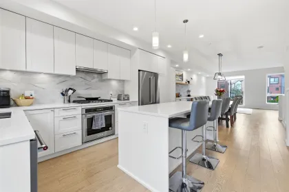 Breakfast Nook Photo of 150 4738 Hemlock Way, Tsawwassen, BC