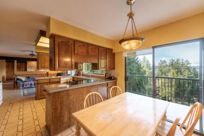 Loft / Bonus Room Photo of 8846 Redrooffs Road, Halfmoon Bay, BC