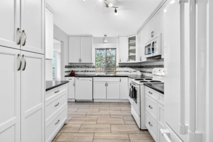 305 1488 Merklin Street, White Rock, BC, White Rock — Apartment/Condo for sale