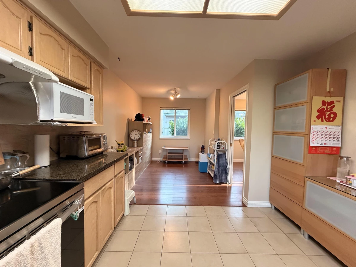 Dining Area Photo of 4 1336 Pitt River Road, Port Coquitlam, BC