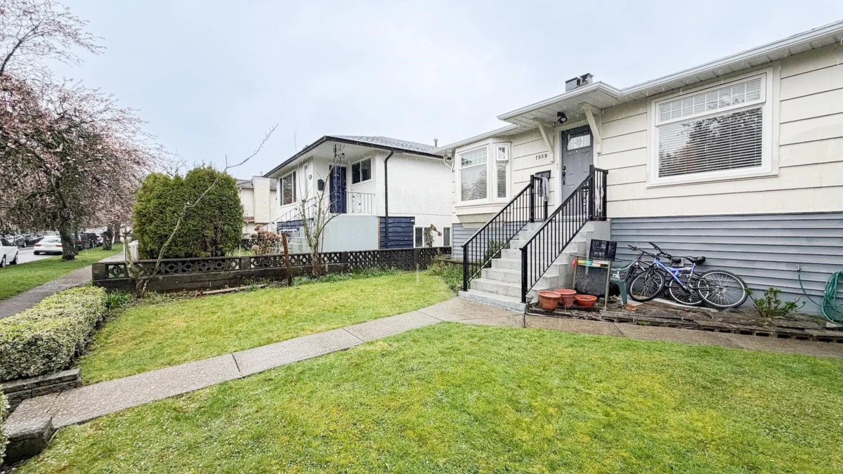 Family Room Photo of 1939 E 39th Avenue, Vancouver, BC