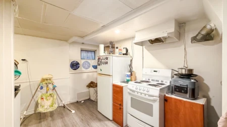 Mudroom Photo of 1939 E 39th Avenue, Vancouver, BC