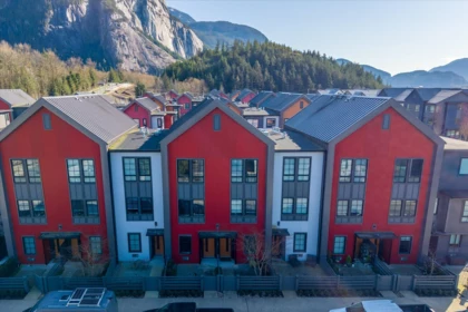 Garden / Landscaping Photo of 1361 Marinaside Place, Squamish, BC