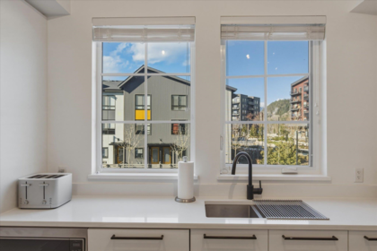 Kitchen Photo of 1361 Marinaside Place, Squamish, BC