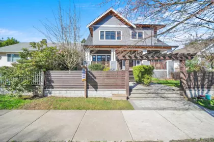 945 E 20th Avenue, Vancouver, BC, Vancouver — Half Duplex for sale