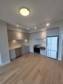 801 8761 University Crescent, Burnaby, BC, Burnaby — Apartment/Condo for sale