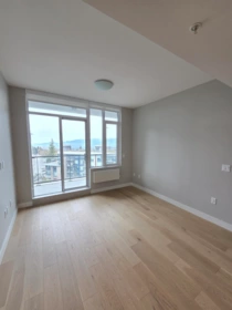 801 8761 University Crescent, Burnaby, BC, Burnaby — Apartment/Condo for sale