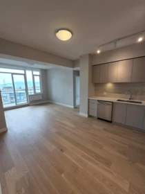 801 8761 University Crescent, Burnaby, BC, Burnaby — Apartment/Condo for sale