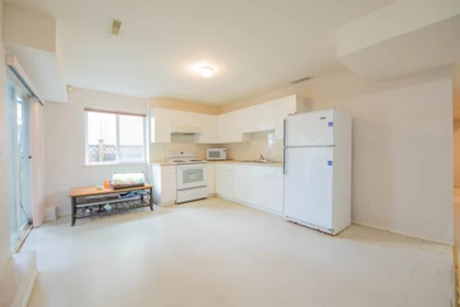 Hallway Photo of 1645 Pinetree Way, Coquitlam, BC