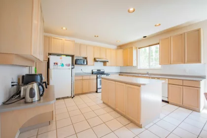 Kitchen Island Photo of 1645 Pinetree Way, Coquitlam, BC