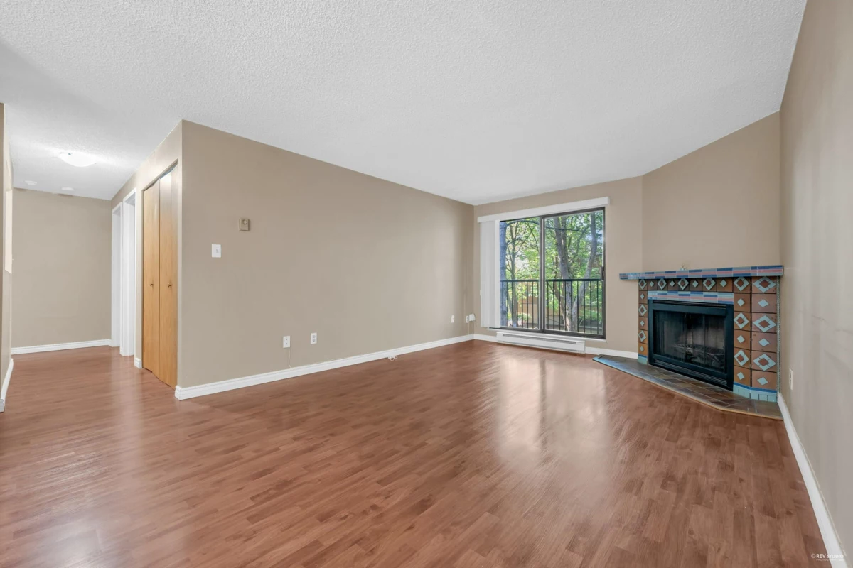 Dining Area Photo of 207 7291 Moffatt Road, Richmond, BC