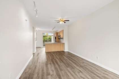 Kitchen Island Photo of 32 31098 Westridge Place, Abbotsford, BC