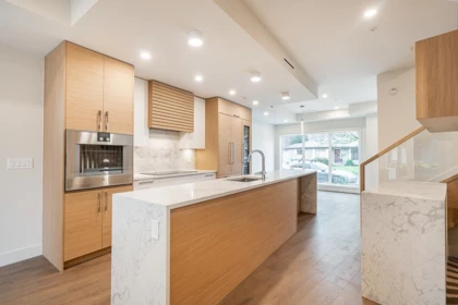 Kitchen Island Photo of 3161 Canfield Crescent, North Vancouver, BC