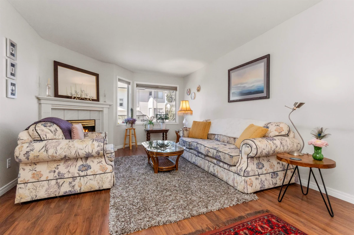 Living Room Photo of 51 5904 Vedder Road, Chilliwack, BC