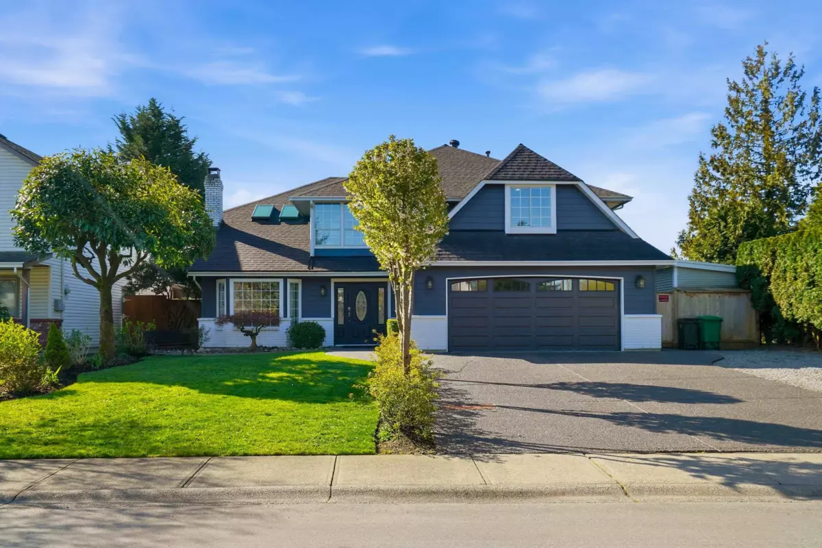 Living Room Photo of 18816 121b Avenue, Pitt Meadows, BC