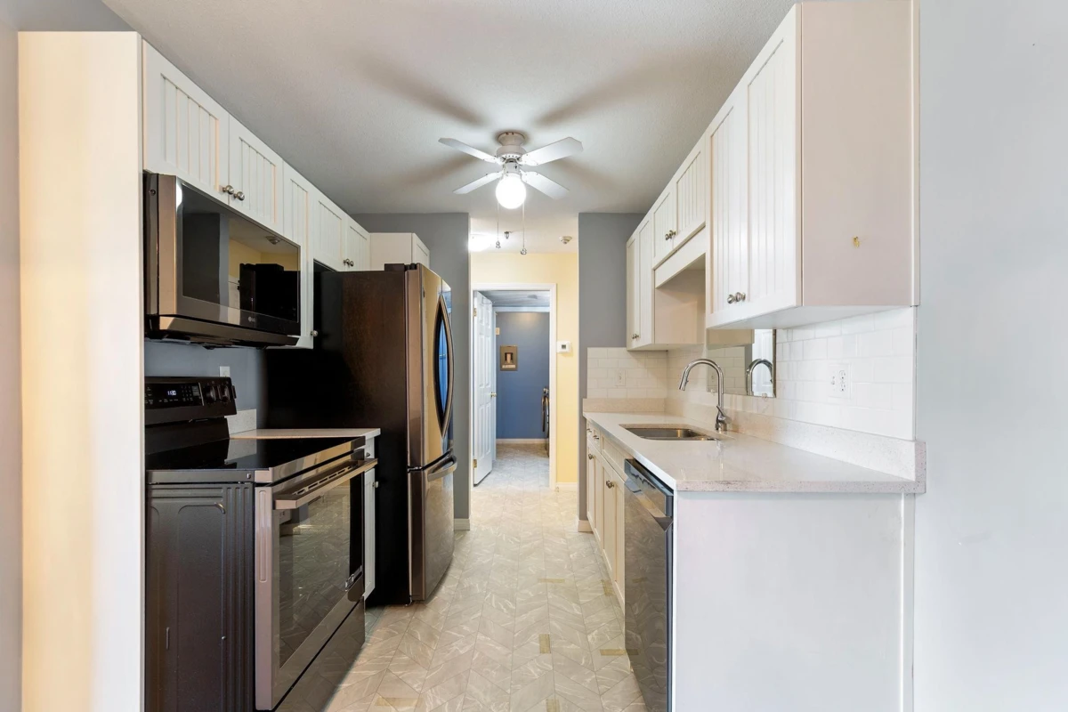 Dining Area Photo of 104 33535 King Road, Abbotsford, BC