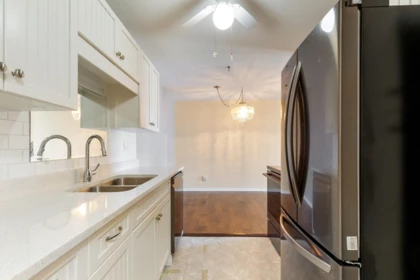 Kitchen Island Photo of 104 33535 King Road, Abbotsford, BC