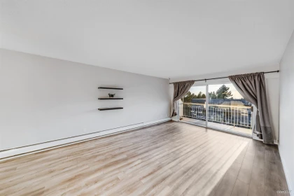 Breakfast Nook Photo of 320 3080 Lonsdale Avenue, North Vancouver, BC