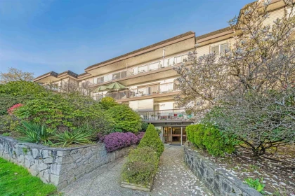 Garden / Landscaping Photo of 320 3080 Lonsdale Avenue, North Vancouver, BC