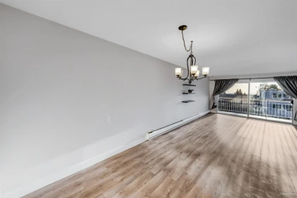 Kitchen Island Photo of 320 3080 Lonsdale Avenue, North Vancouver, BC