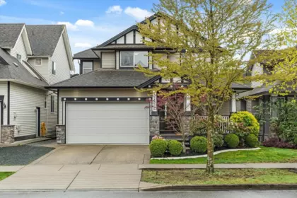19152 68b Avenue, Surrey, BC, Surrey — Single Family Residence for sale