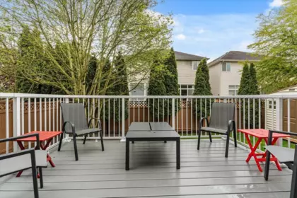 Front Yard Photo of 19152 68b Avenue, Surrey, BC