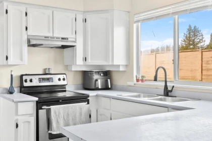 Guest Bathroom Photo of 8575 Brooke Road, Delta, BC