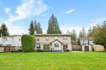 Swimming Pool Photo of 8575 Brooke Road, Delta, BC