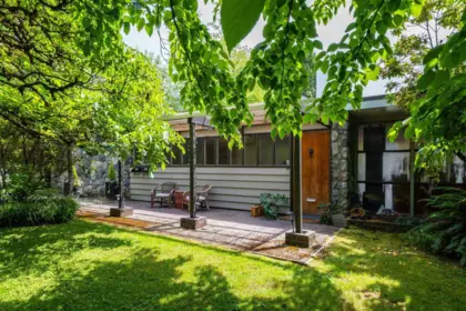 Backyard Photo of 1580 Mathers Avenue, West Vancouver, BC
