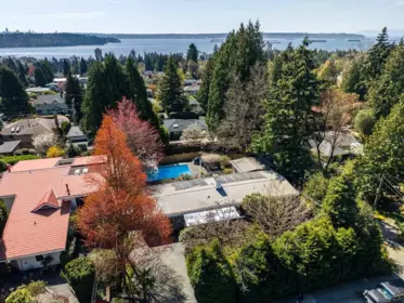 Outdoor Kitchen Photo of 1580 Mathers Avenue, West Vancouver, BC