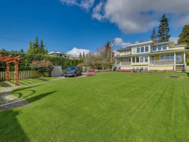 Fitness Center Photo Near 14008 Marine Drive, White Rock, BC