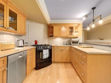 Hot Tub / Spa Photo of 14008 Marine Drive, White Rock, BC