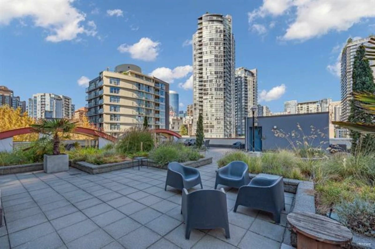 Family Room Photo of 1010 1238 Seymour Street, Vancouver, BC