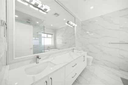 Guest Bathroom Photo of 15439 78 Avenue, Surrey, BC