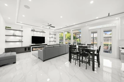 Kitchen Photo of 15439 78 Avenue, Surrey, BC