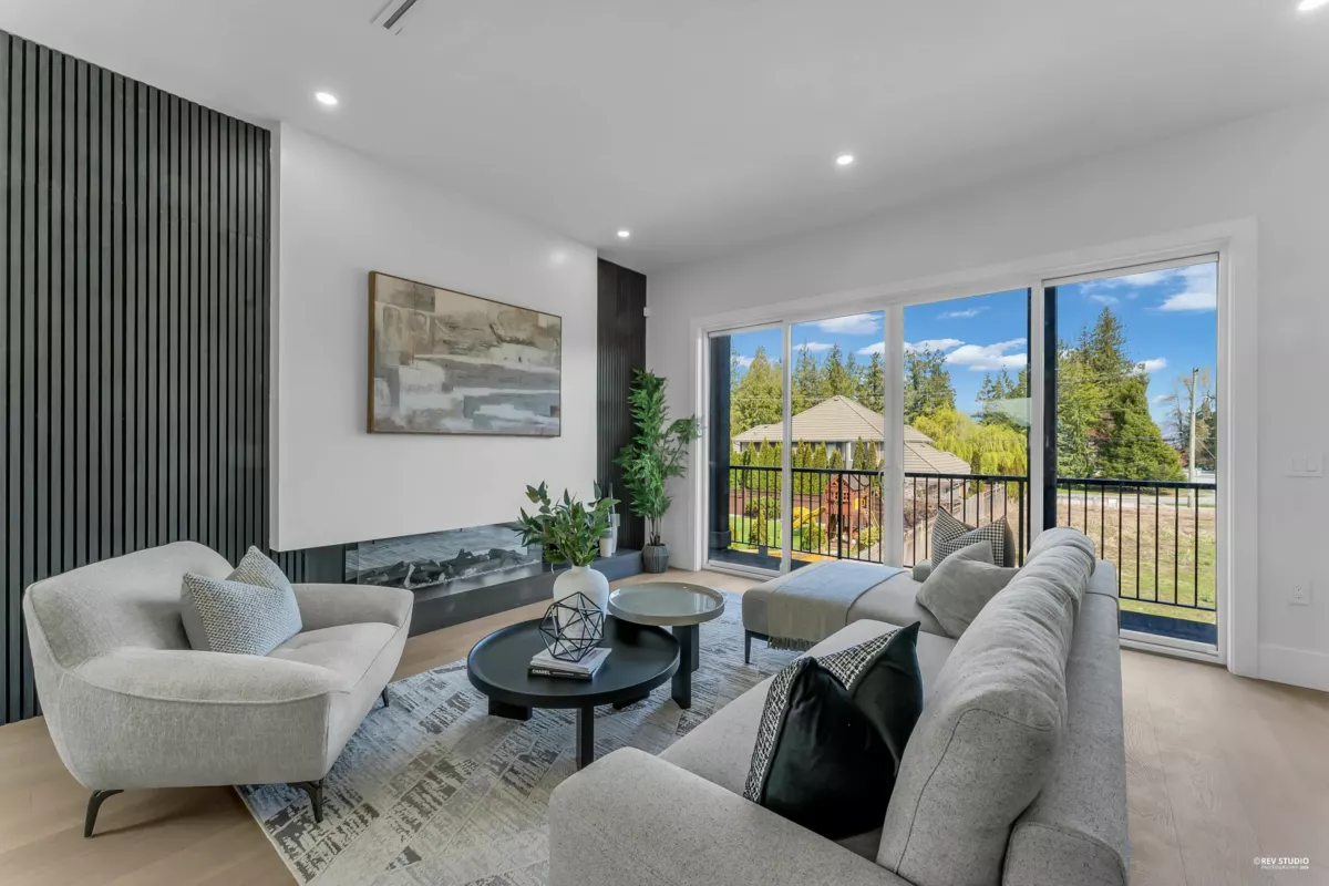 Family Room Photo of 15871 111a Avenue, Surrey, BC