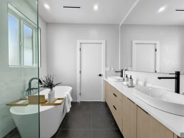 Guest Bathroom Photo of 15871 111a Avenue, Surrey, BC