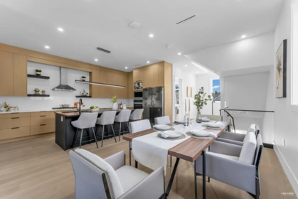 Kitchen Island Photo of 15871 111a Avenue, Surrey, BC