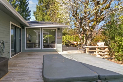 Garden / Landscaping Photo of 15342 Killarney Court, Surrey, BC