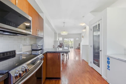 Kitchen Island Photo of 136 935 Ewen Avenue, New Westminster, BC