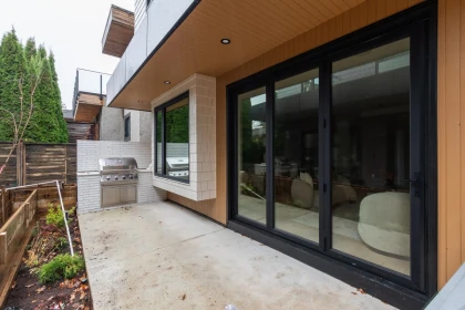 Entry Foyer Photo of 2 475 W 20th Avenue, Vancouver, BC