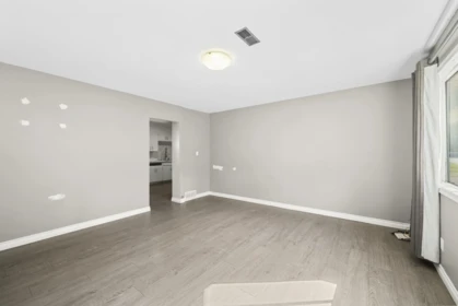 Bedroom 3 Photo of 34671 Immel Street, Abbotsford, BC